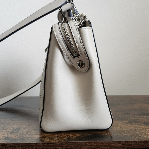 Fendi Cream Leather Dotcom Shoulder Bag Medium - Picture 8 of 16